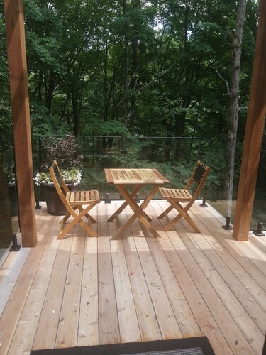 Loft Avec Terrasse , Pres de Bromont-déjeuner Continental Inclus