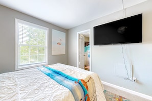 3 bedrooms, iron/ironing board, free Internet, bed sheets