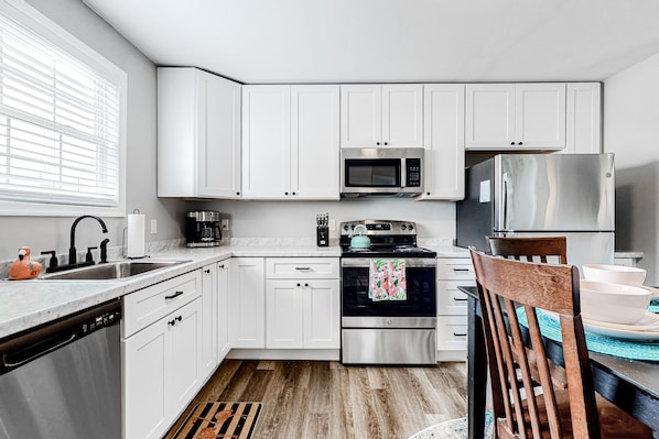 Fridge, microwave, oven, stovetop