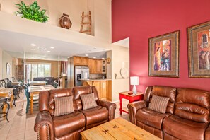 Una Smart TV, un reproductor de DVD, una mesa de tenis de mesa