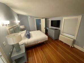 5 bedrooms, iron/ironing board, free WiFi, bed sheets