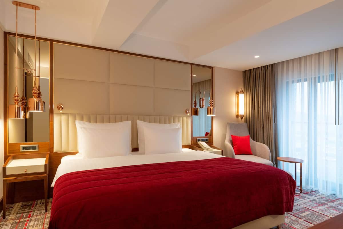 1 bedroom, desk, soundproofing, free wifi