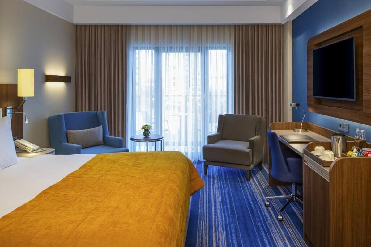Quarto clássico | Escrivaninha, quartos à prova de som, Wi-Fi de cortesia, roupa de cama