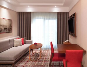 Suite | 1 bedroom, desk, soundproofing, free WiFi