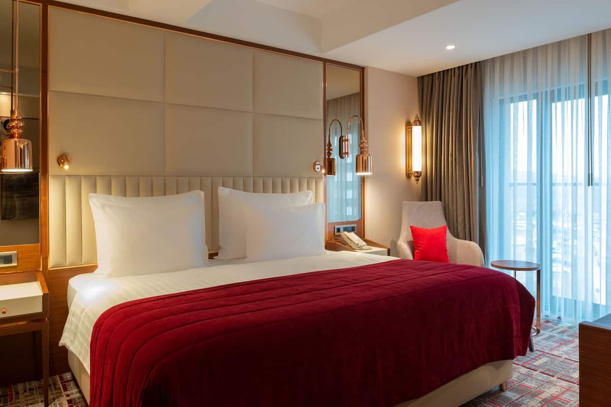 1 bedroom, desk, soundproofing, free wifi