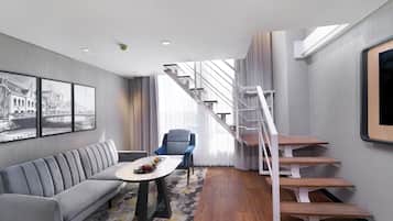 Suite – executive, 1 queensize-seng med sovesofa | Sengetøy av topp kvalitet, minibar, safe på rommet og skrivebord