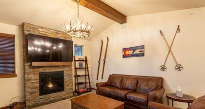 Luxury Condo with Hot Tub, Pool, & Private Patio in the Heart of Winter Park!