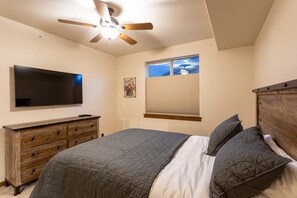 4 bedrooms, iron/ironing board, free WiFi, bed sheets