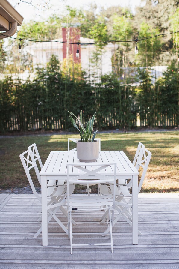 Outdoor dining