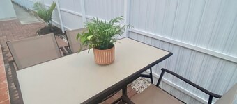 The Cozy Corner, A happy place - 2 min from 275 & I-4, & 4 min from Bush Gardens