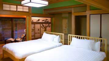 Deluxe Villa, Non Smoking | 4 bedrooms, individually decorated, individually furnished, desk