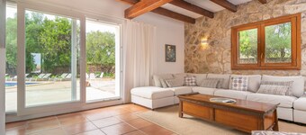 SARAN - Fantastic villa with private pool in a residential area near l'Arenal. Free WIFI.
