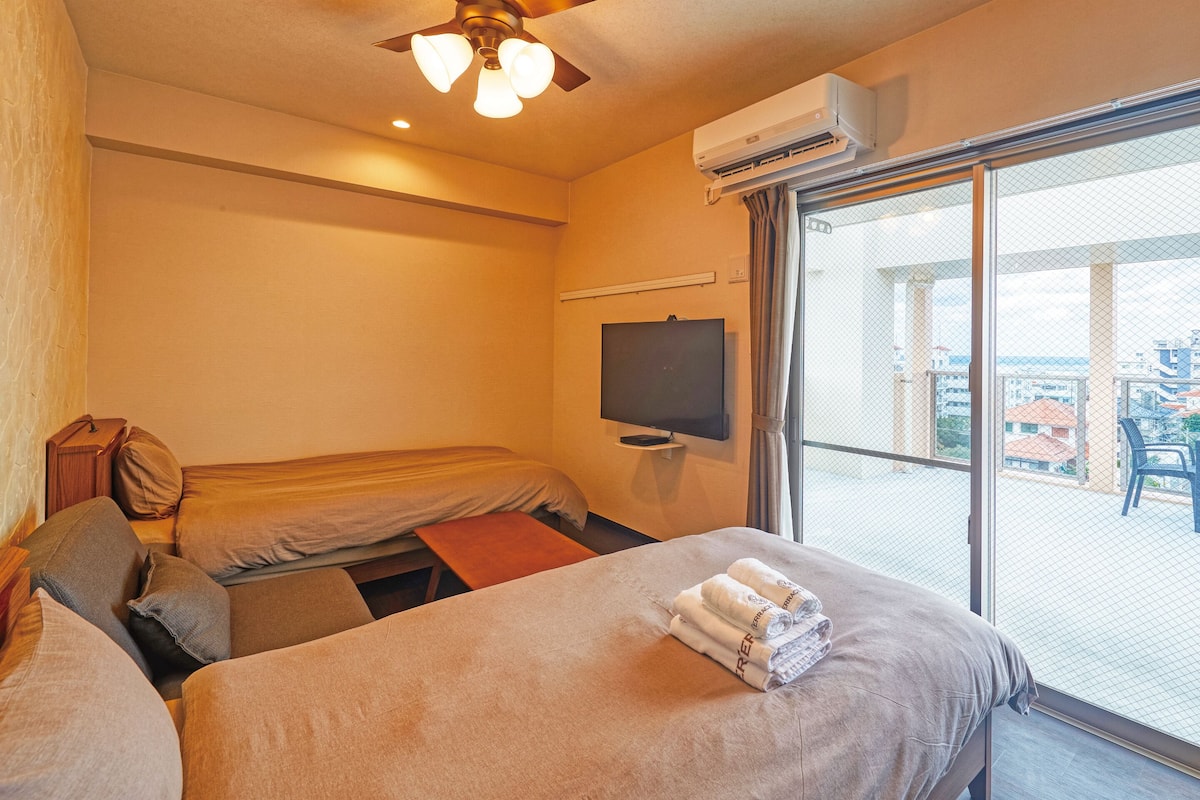 Junior Twin Room, Non Smoking | Desk, iron/ironing board, free WiFi, bed sheets
