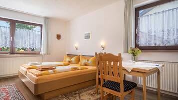 1 bedroom, free WiFi, bed sheets