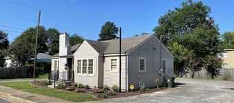 3 bd house NEARLY on UA campus. Lg private prkg area.