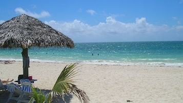 Beach nearby, sun loungers, beach towels