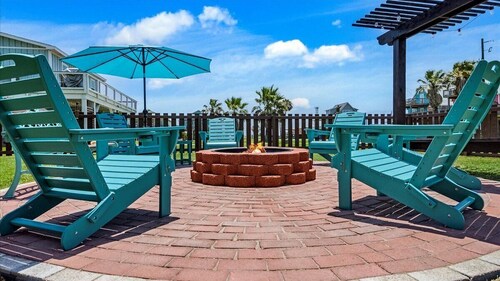 This is a Sweet Little Custom Home Located on the Pedestrian Beach Near Fishing