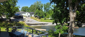 Lake of Egypt Cove - Waterfront Home, Kayaks, Pet Friendly