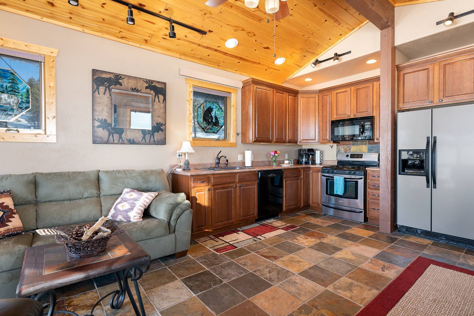Smart TV, fireplace