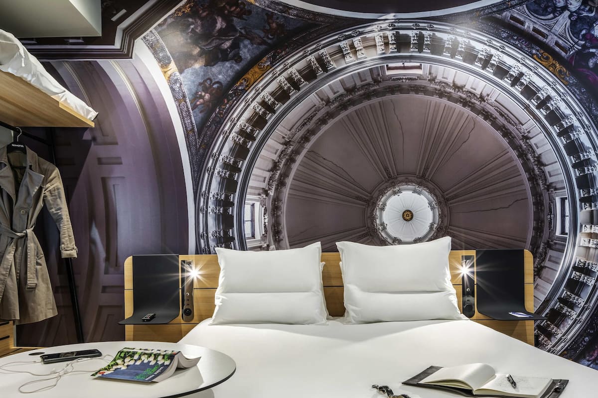 Literie de qualité supérieure, surmatelas, minibar