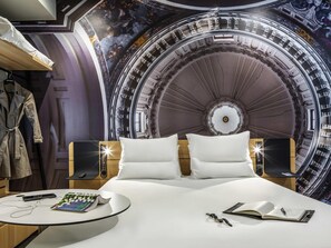 Luxe beddengoed, pillowtop-bedden, een minibar, een kluis op de kamer