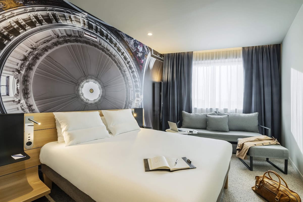 Camera Executive, 1 letto matrimoniale con divano letto | Biancheria da letto di alta qualità, materassi a doppio strato, minibar