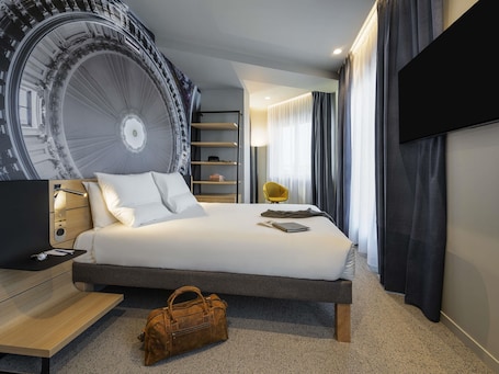 Superior Room, 1 Double Bed, Balcony (Paris rooftops view) | Premium bedding, pillowtop beds, minibar, in-room safe