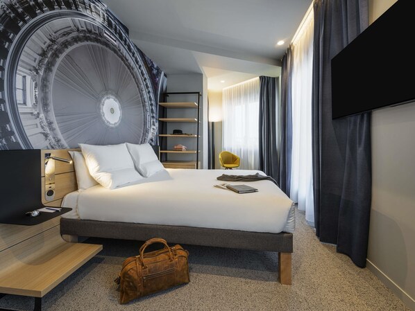 Superior Room, 1 Double Bed, Balcony (Paris rooftops view)
