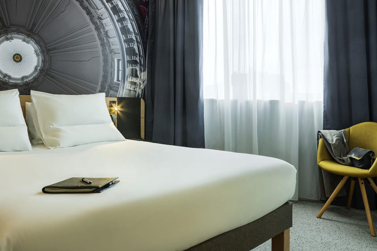 Habitación estándar, 1 cama matrimonial | Ropa de cama de alta calidad, camas con pillow-top y minibar