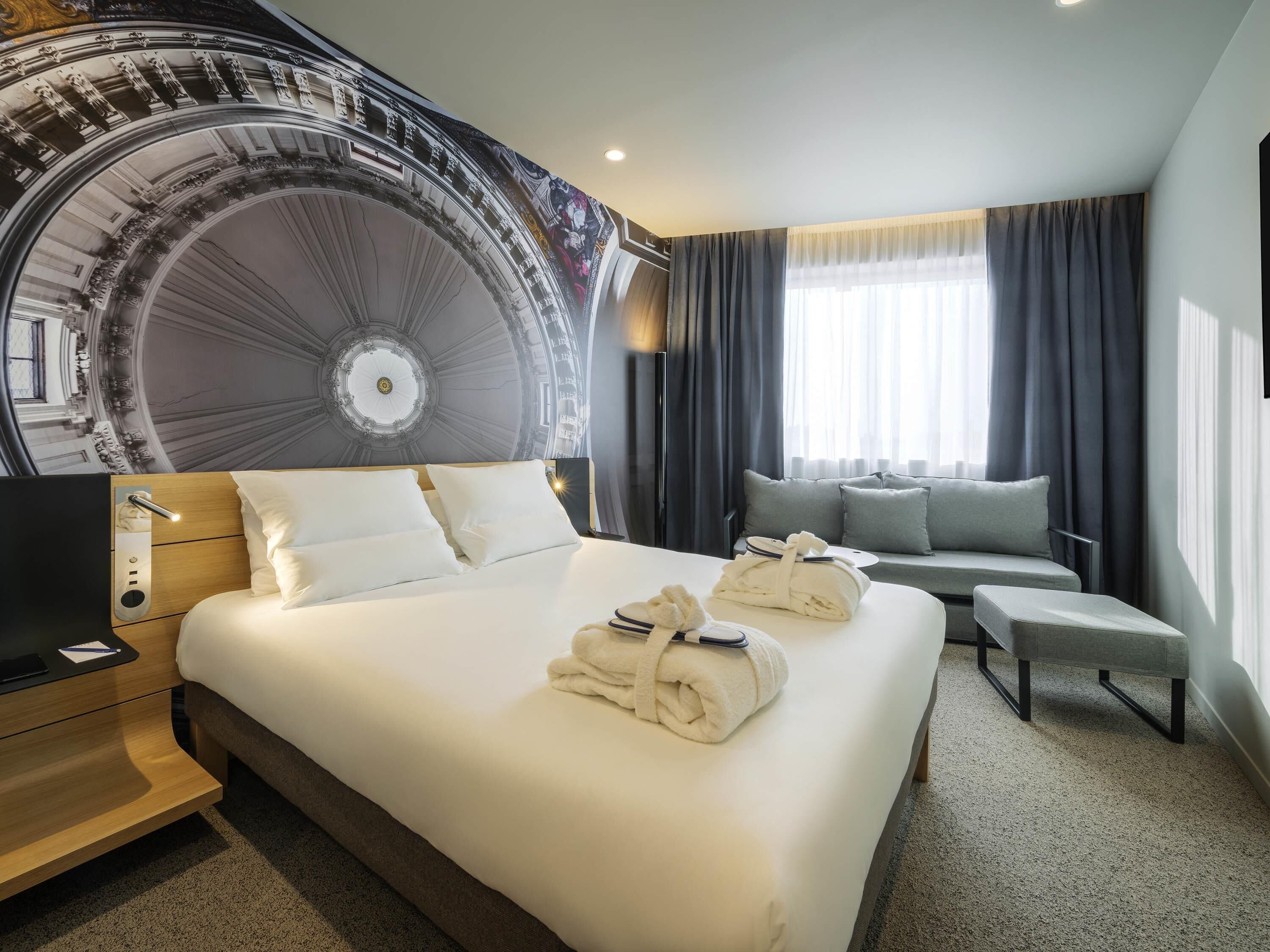 Habitació executiva, 1 llit doble i sofà llit | Roba de llit d'alta qualitat i matalassos amb encoixinament addicional 