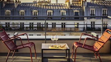 Superior Room, 1 Double Bed, Balcony (Paris rooftops view) | Premium bedding, pillowtop beds, minibar, in-room safe