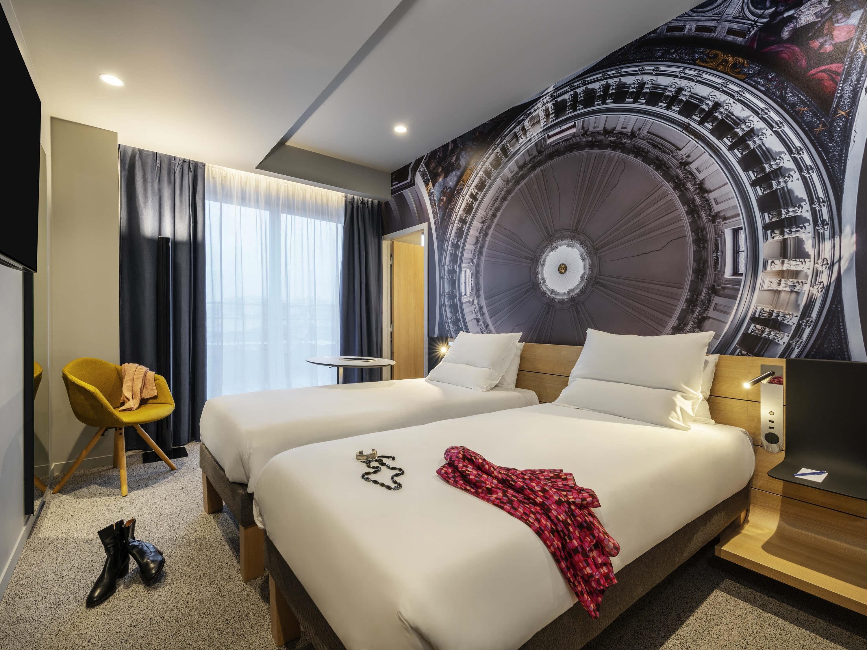 Standard Room, 2 Single Beds | Premium bedding, pillow-top beds, minibar, in-room safe