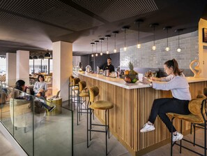 Der serveres morgenmad, frokost, aftensmad og franske retter 