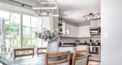 Pinehurst Cottage ★ Serves 8 ★ No Stairs ★ King Bed