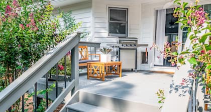 Pinehurst Cottage ★ Serves 8 ★ No Stairs ★ King Bed