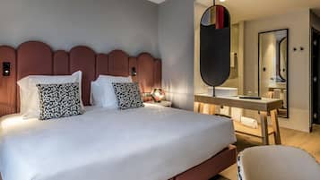 Couette en duvet d'oie, matelas Select Comfort, minibar