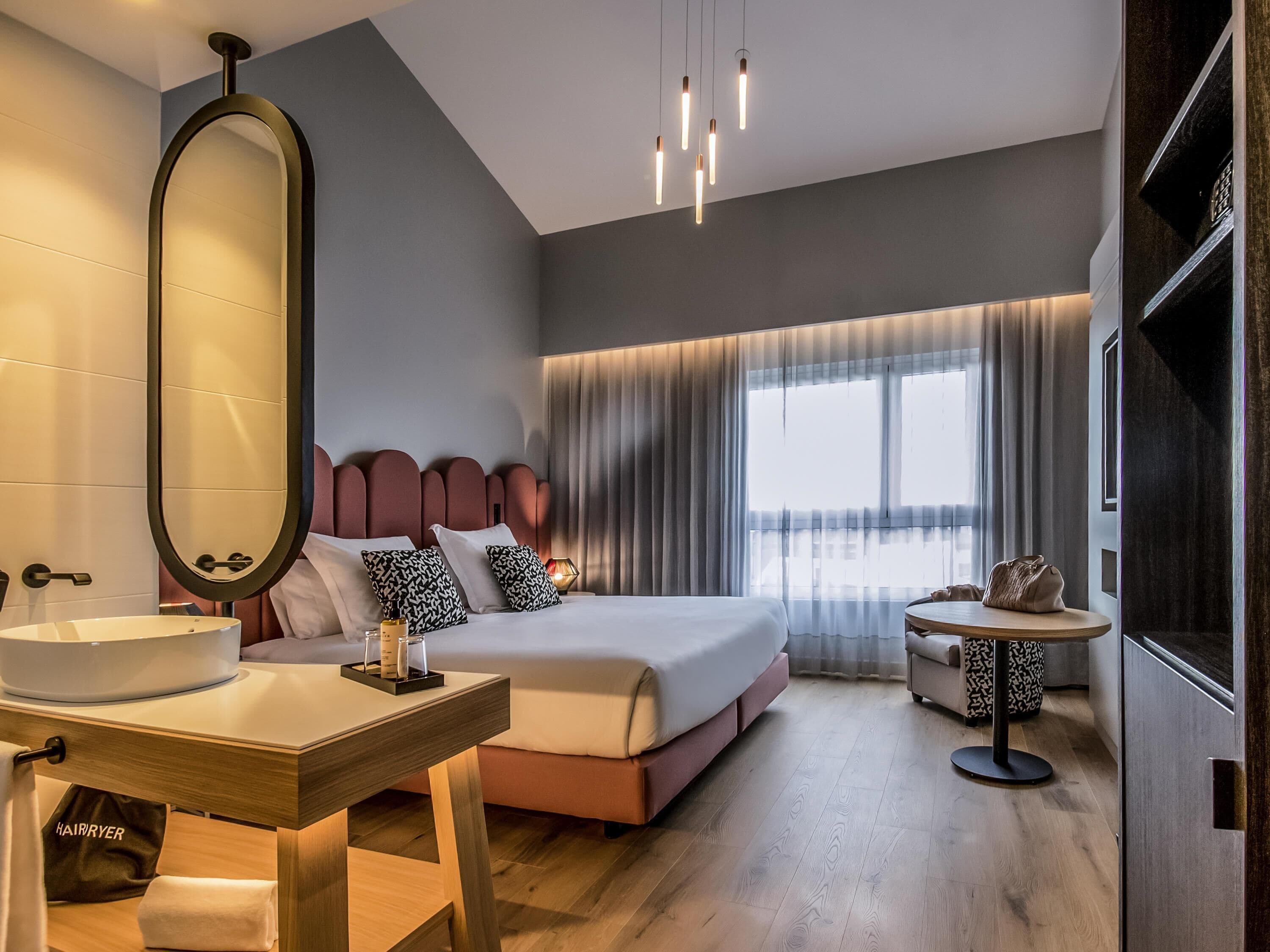 Phòng Executive | Chăn bông, nệm Select Comfort, minibar, két bảo mật tại phòng 