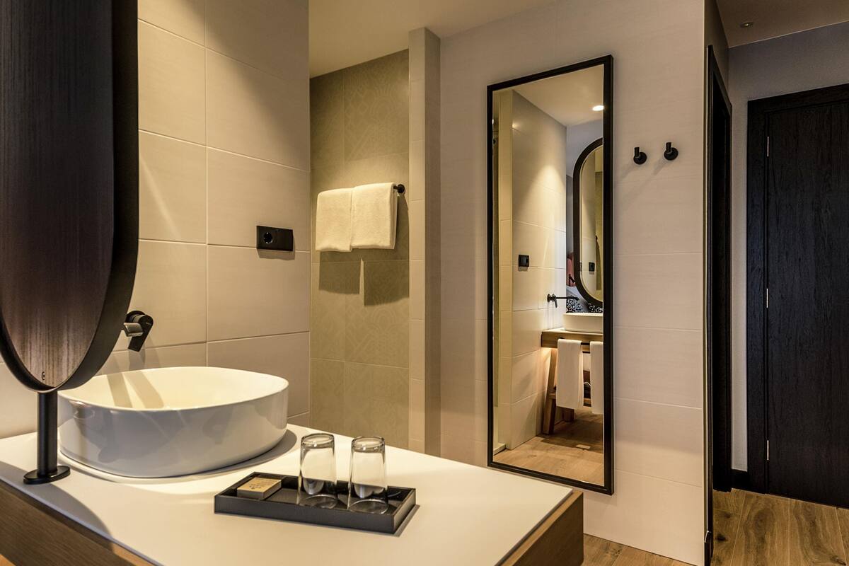 Down comforters, Select Comfort beds, minibar, in-room safe