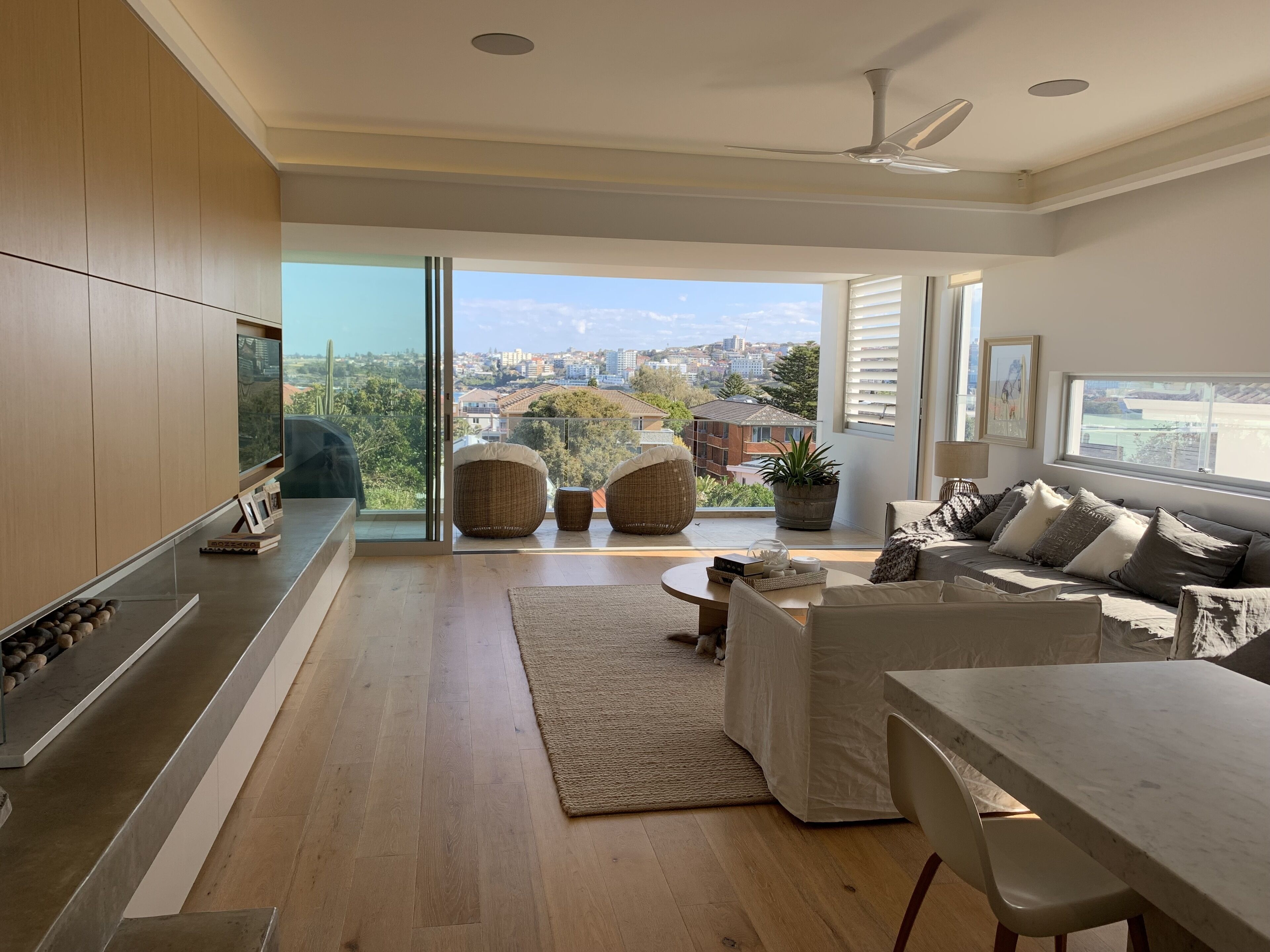 Bondi Beach Celebrity 4 bdrm luxury home 300m to beach with Coastal Views — image 17