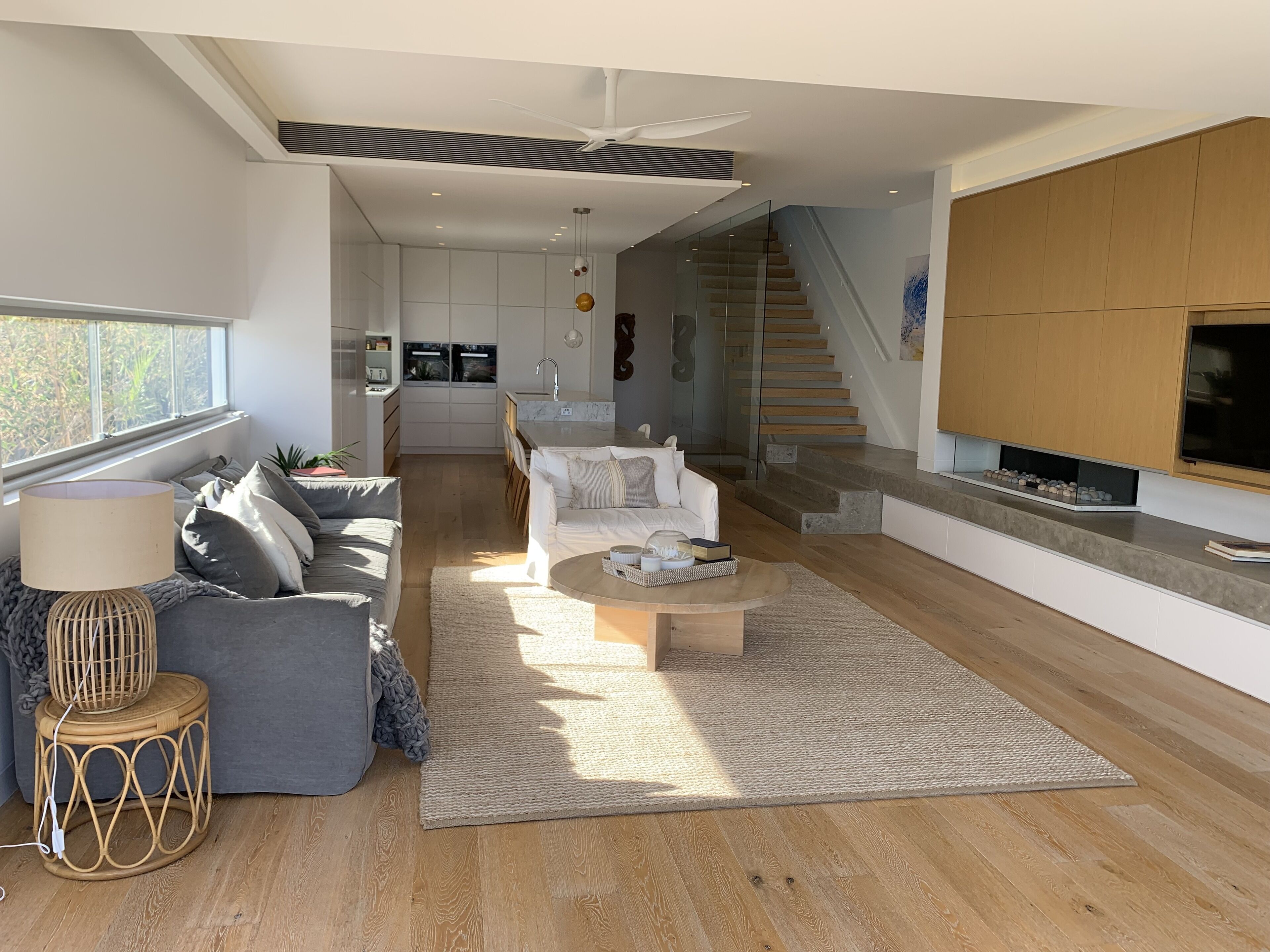 Bondi Beach Celebrity 4 bdrm luxury home 300m to beach with Coastal Views — image 19