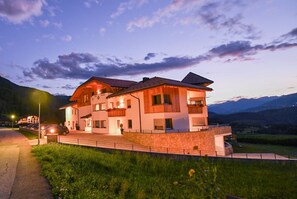 Exterior - Apartment "Stefansdorf Wohnung 7" with Mountain View, Wi-Fi, Garden, Balcony & BBQ (St. Lorenzen)