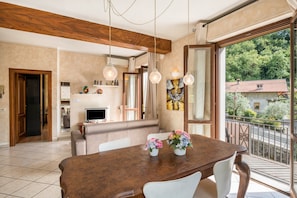 تناول الطعام