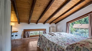 1 chambre, fer et planche Ă repasser, Wi-Fi gratuit, draps fournis