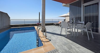 Villa View Grand with Sea View, Pool & Wi-Fi