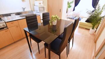 スタンダード アパートメント 禁煙 | 専用簡易キッチン | 冷蔵庫、電子レンジ、コンロ、炊飯器