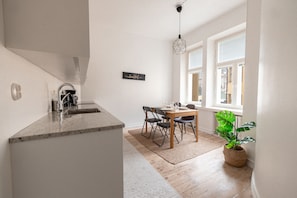 Comfort Apartment | Private kitchen | Cookware/dishes/utensils - 2ndhomes Mikonkatu Apartments 4 (Helsinki)