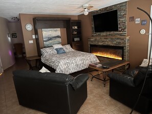 2 bedrooms, desk, iron/ironing board, free WiFi