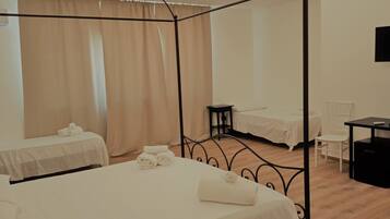 Coffres-forts dans les chambres, bureau, Wi-Fi gratuit, draps fournis