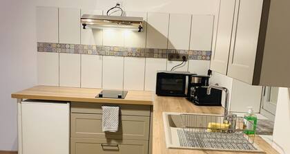 Centre de village Ă Ota ,4 km port de porto