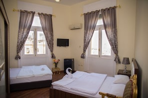 Premium bedding, Select Comfort beds, minibar, laptop workspace - Grand Talat Harb Plaza (Cairo)